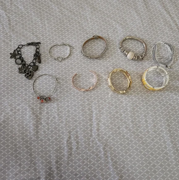 Bracelet Jewelry bundle 9 Bracelets - Picture 1 of 10